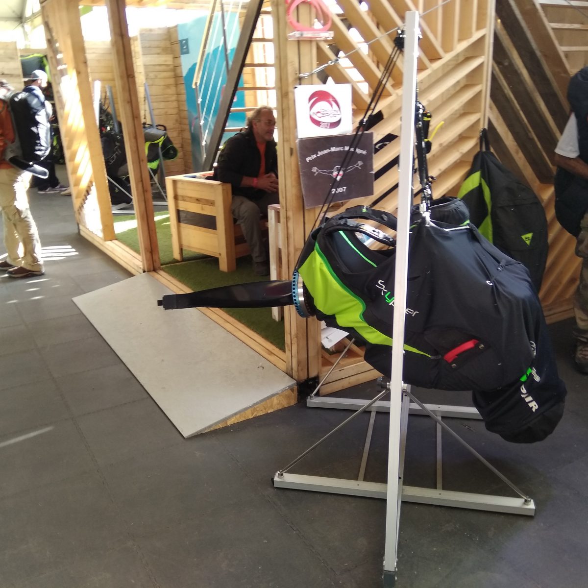 razeebuss radicall , elctric paraglider